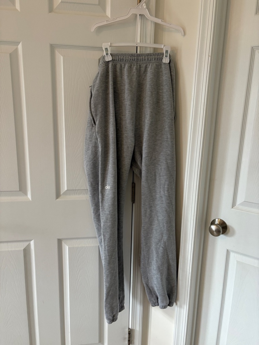 ALO Yoga Chill Sweatpants - Picture 3 of 7